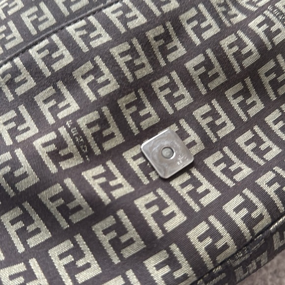 FENDI Vintage Brown Zucca Canvas Baguette shoulder bag - Picture 9 of 12
